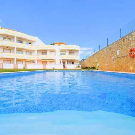 Private Large Terrace Facing The Swimming Pool Guia
